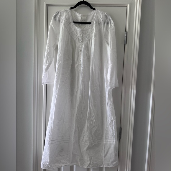 Eileen West White Long Sleeve Nightgown - Picture 7 of 16